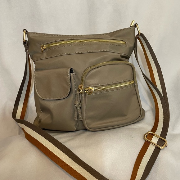 Urban Expressions Taupe Crossbody Bag - Picture 6 of 9